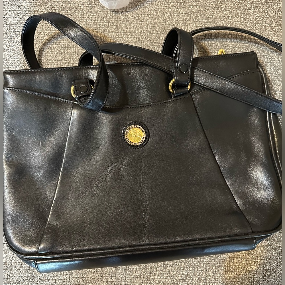 Vintage black leather shoulder bag